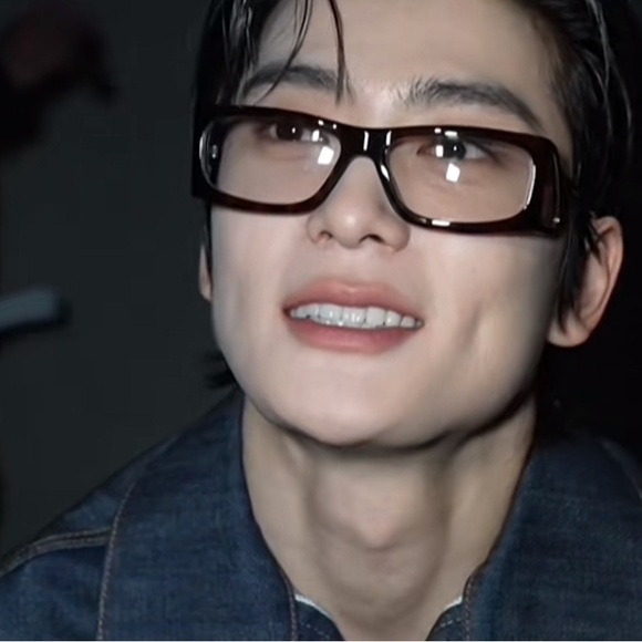 Meet your Posher, Ayeasha - Picture 1 of 1